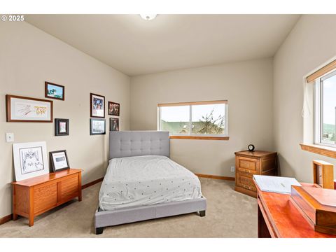 Tiny photo for 747 Holbrook Ln, Creswell, OR 97426 (MLS # 119032315)
