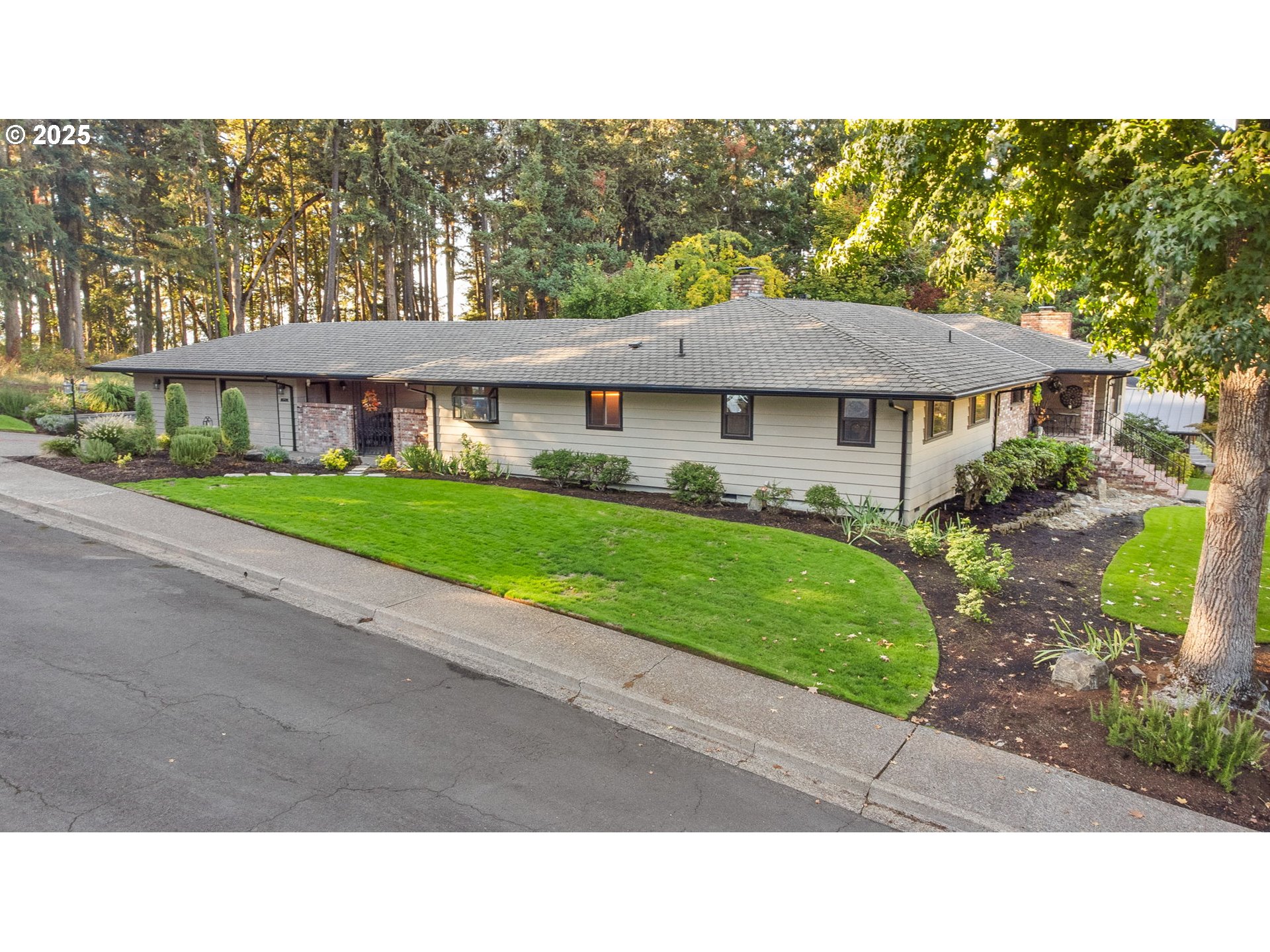 2582 TERRACE VIEW DR