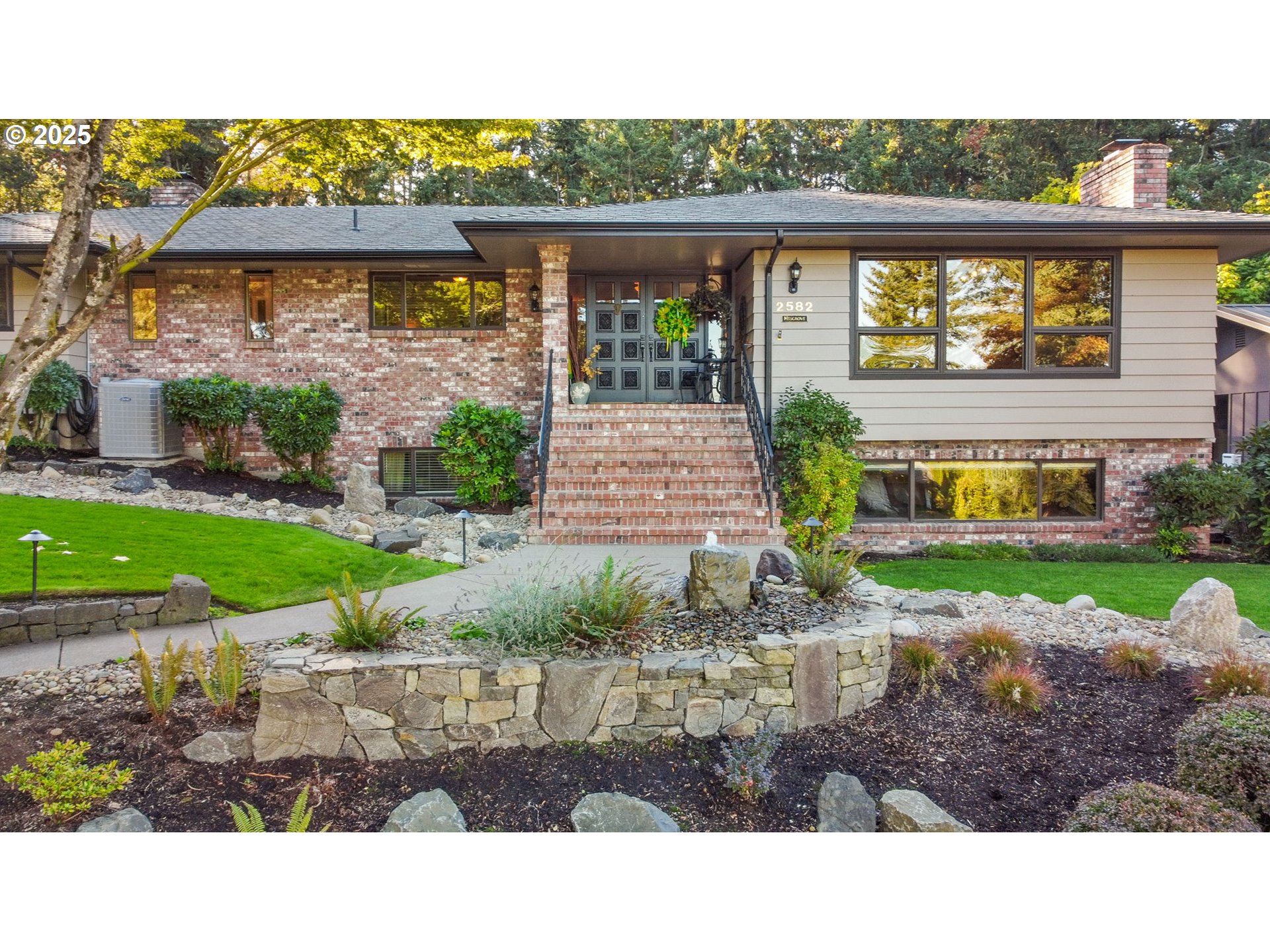 2582 TERRACE VIEW DR