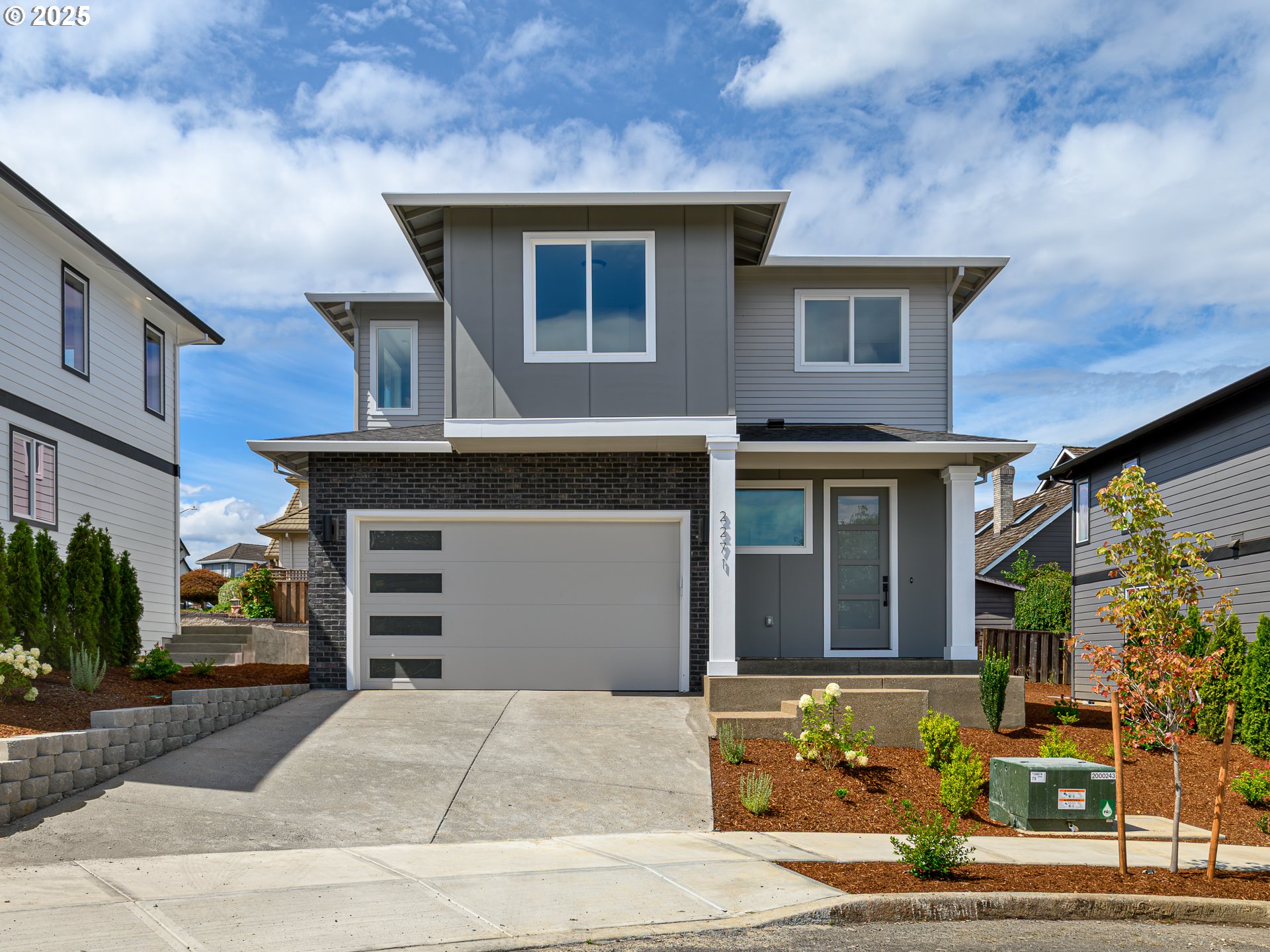 2271 SW Phyllis PL