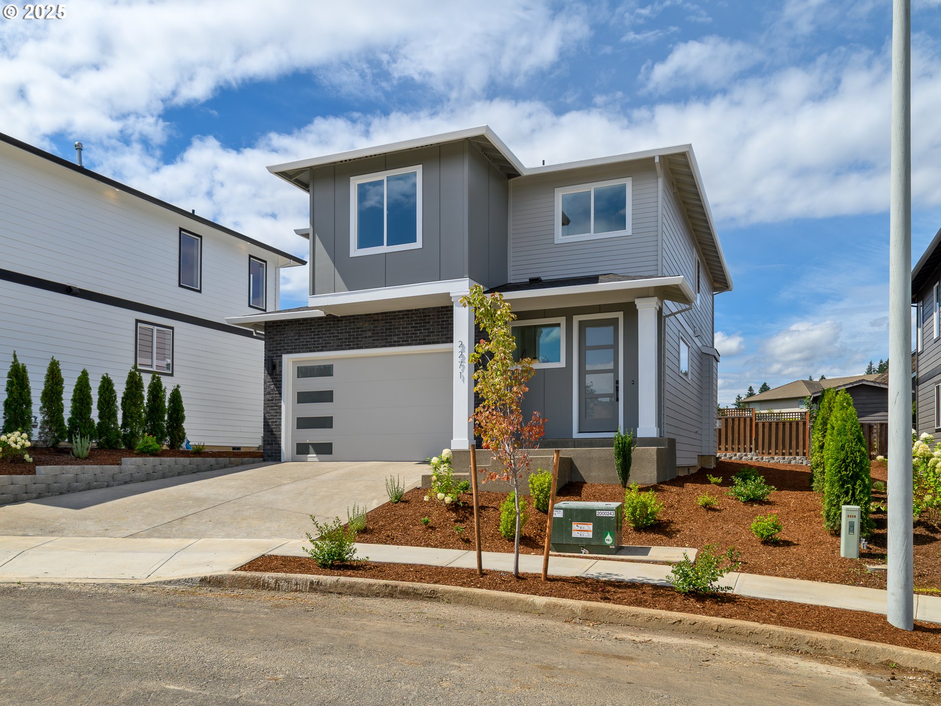 2271 SW Phyllis PL