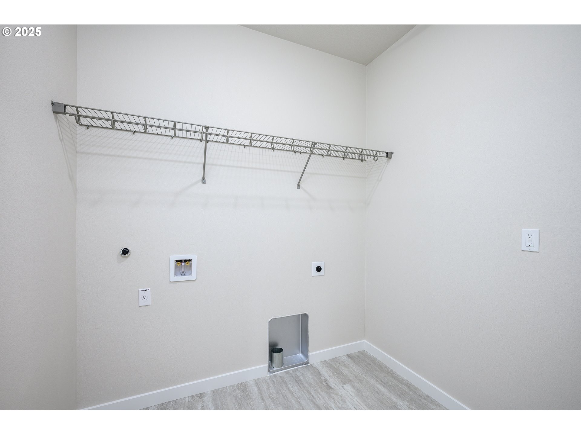 24052 SW MAPLE TER SW