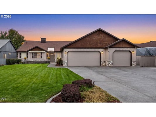 2635 NW CANYON DR, REDMOND, OR 97756 - Image 79b0d85f475e9fa690b4c446c64caa5e/3763757599