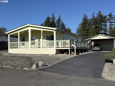 3050 KNOTT TER Coos Bay OR 97420