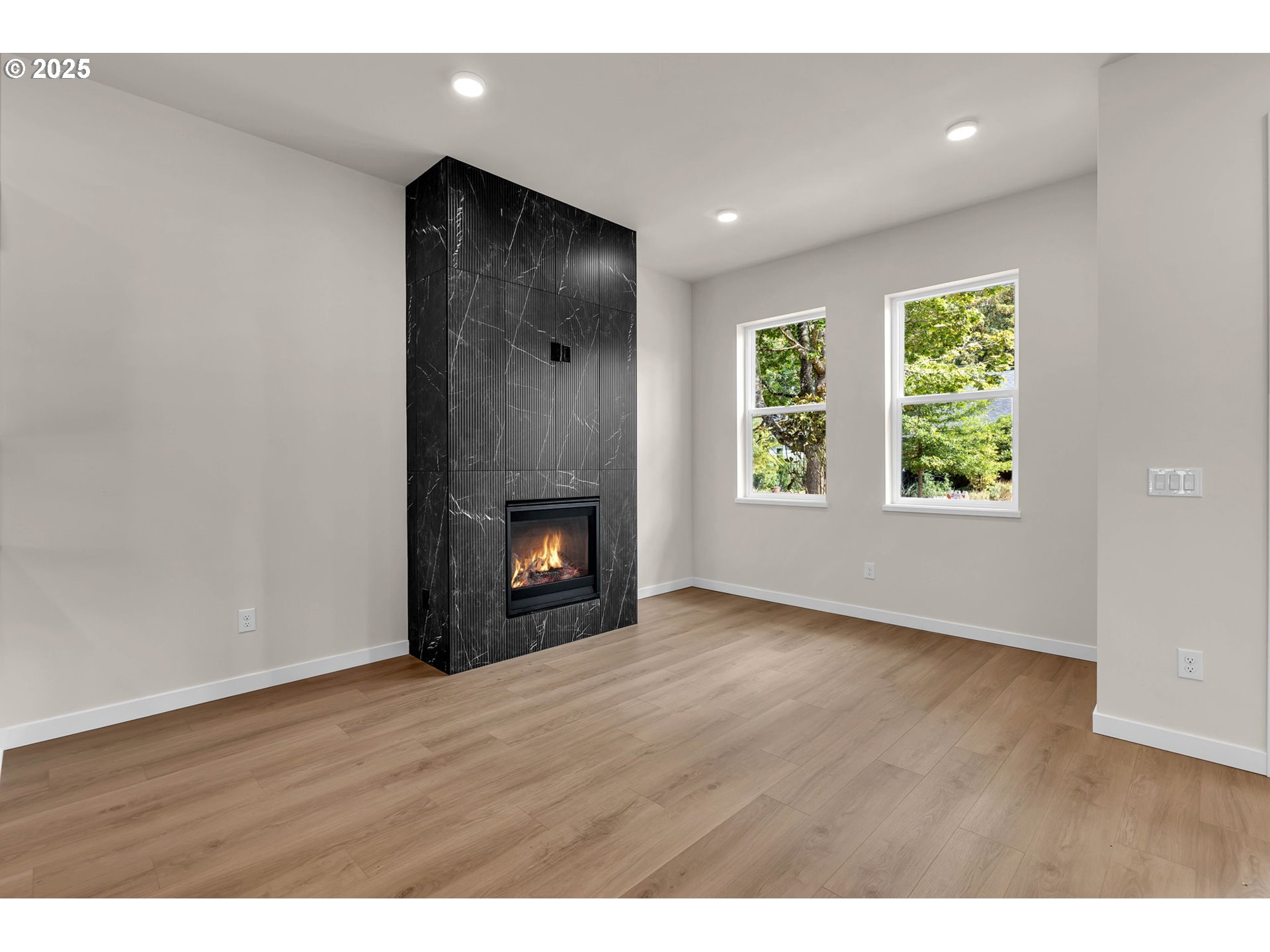 8413 N Gloucester AVE