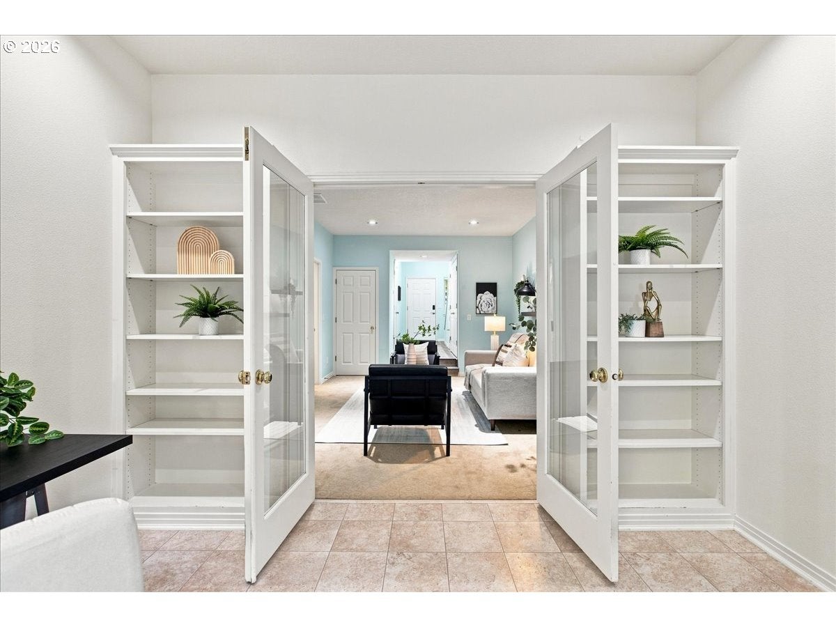 3075 CLUB HOUSE CT