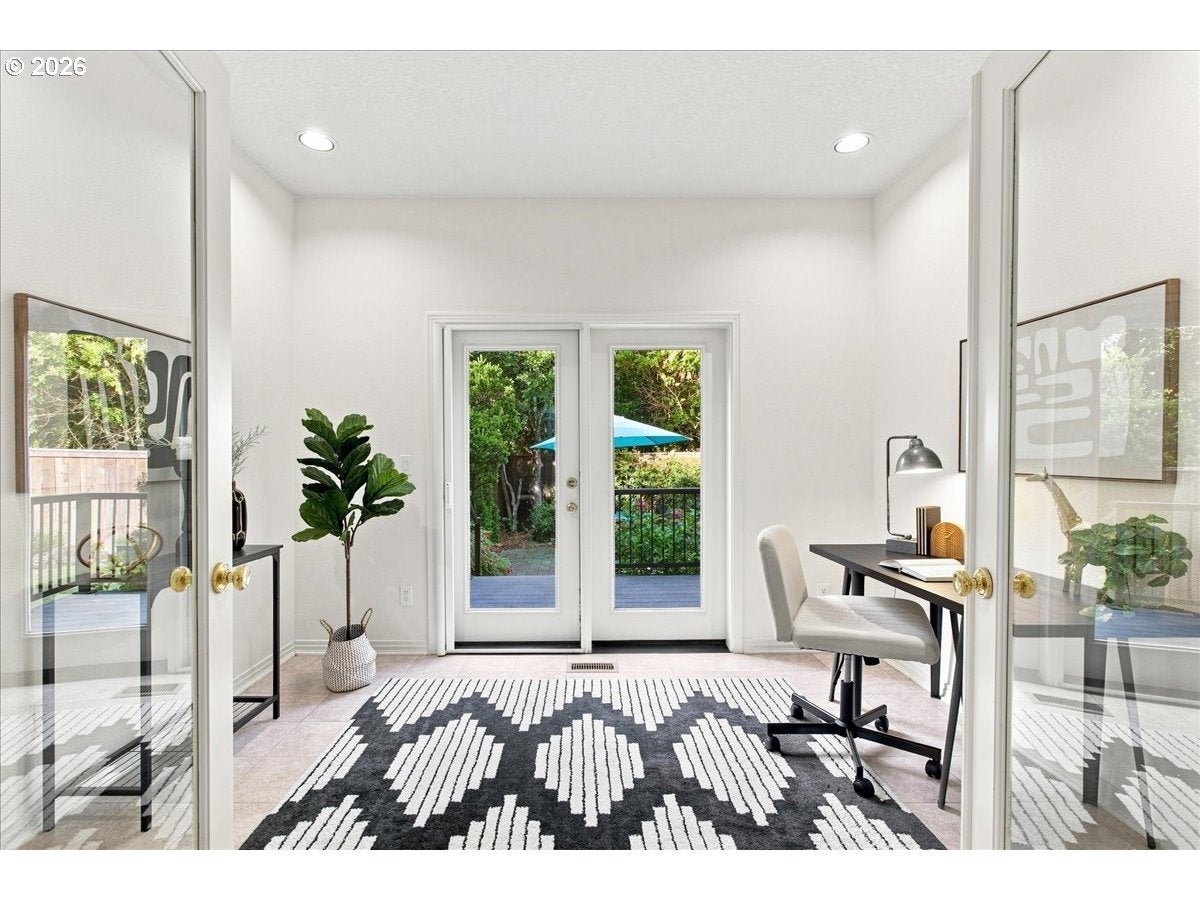 3075 CLUB HOUSE CT
