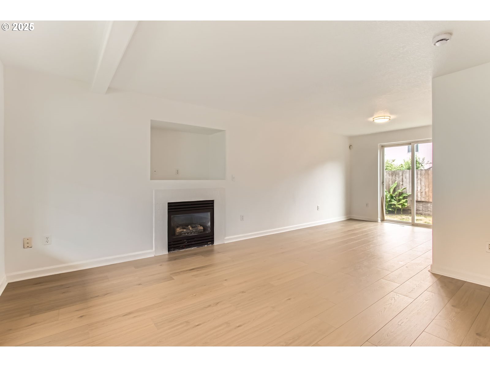 1127 SW IVORY LOOP 33