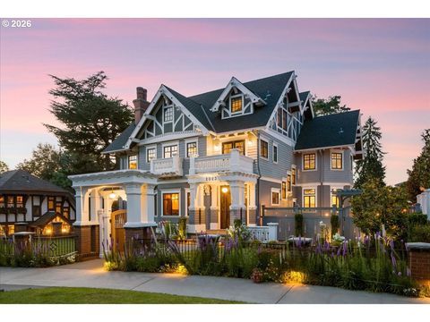 2023 SW MONTGOMERY DR Portland OR 97201