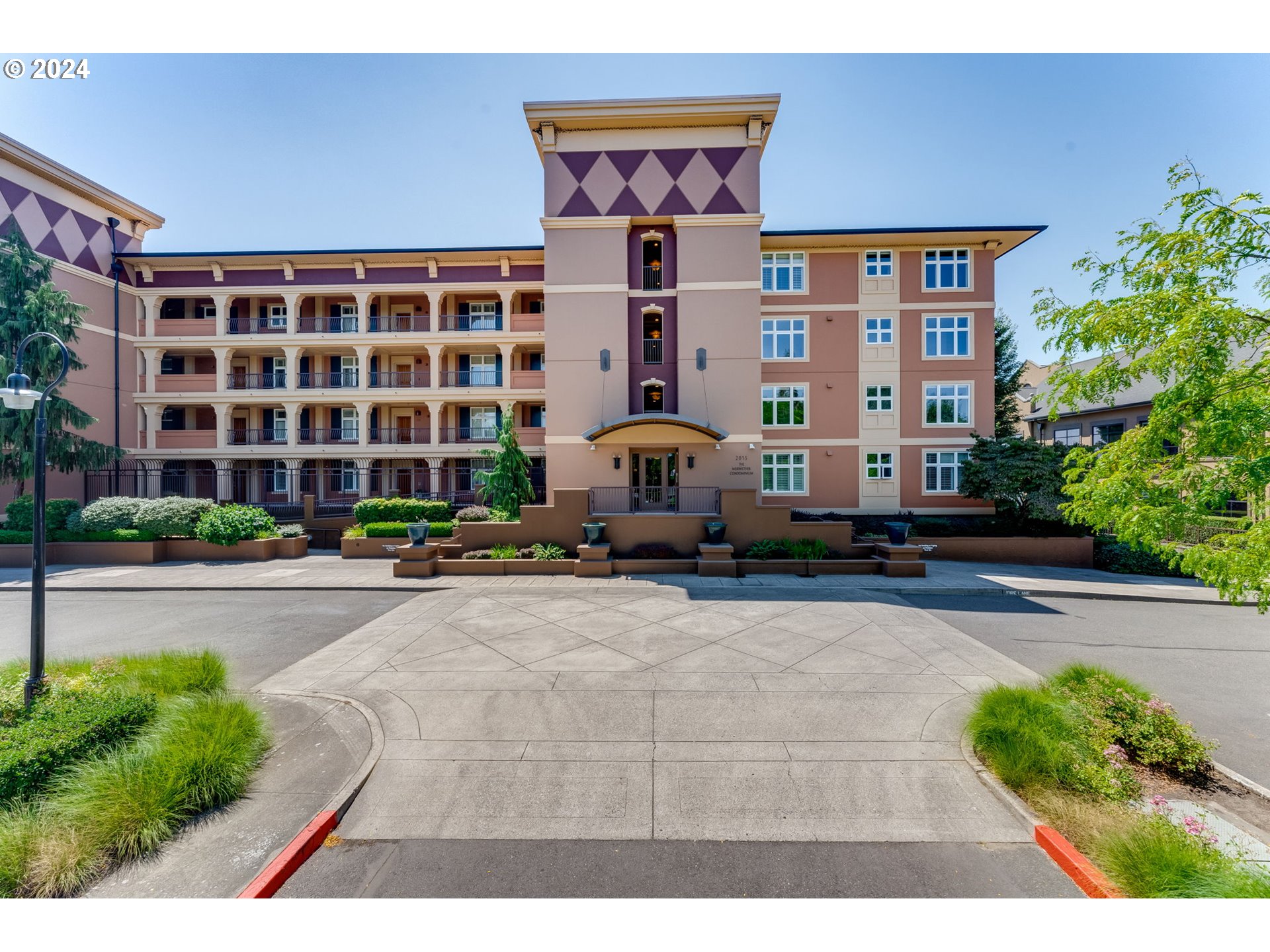 2015 SE COLUMBIA RIVER DR 320