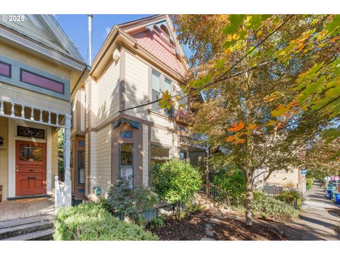 2373 NW JOHNSON ST Portland OR 97210