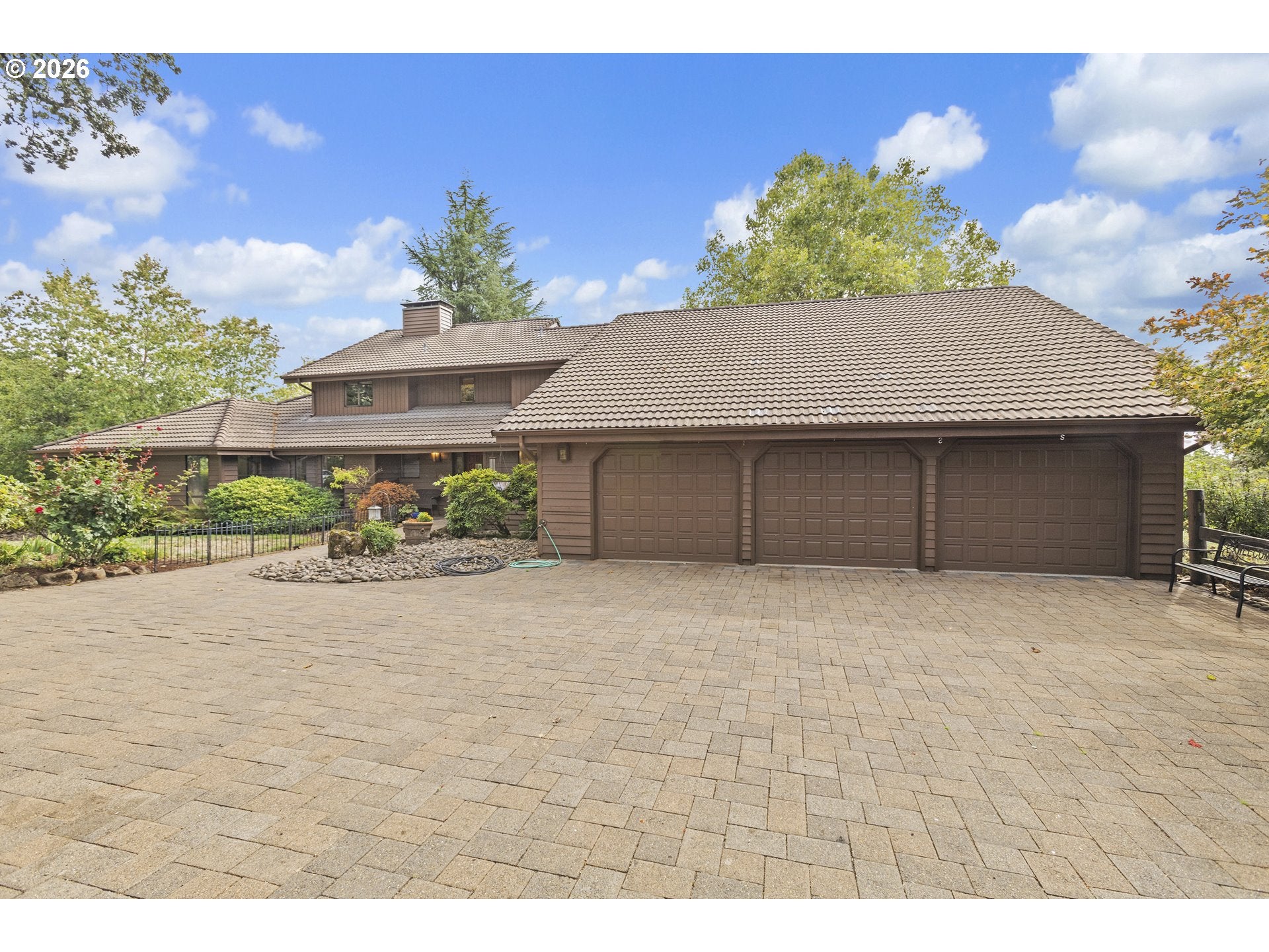 1000 N OAK GROVE RD NW
