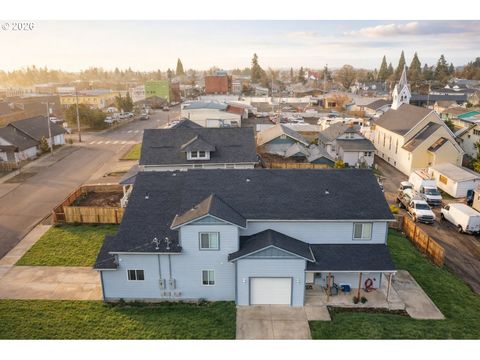 301 S Drake ST Silverton OR 97381