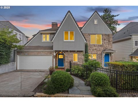 2869 SW CHAMPLAIN DR Portland OR 97205