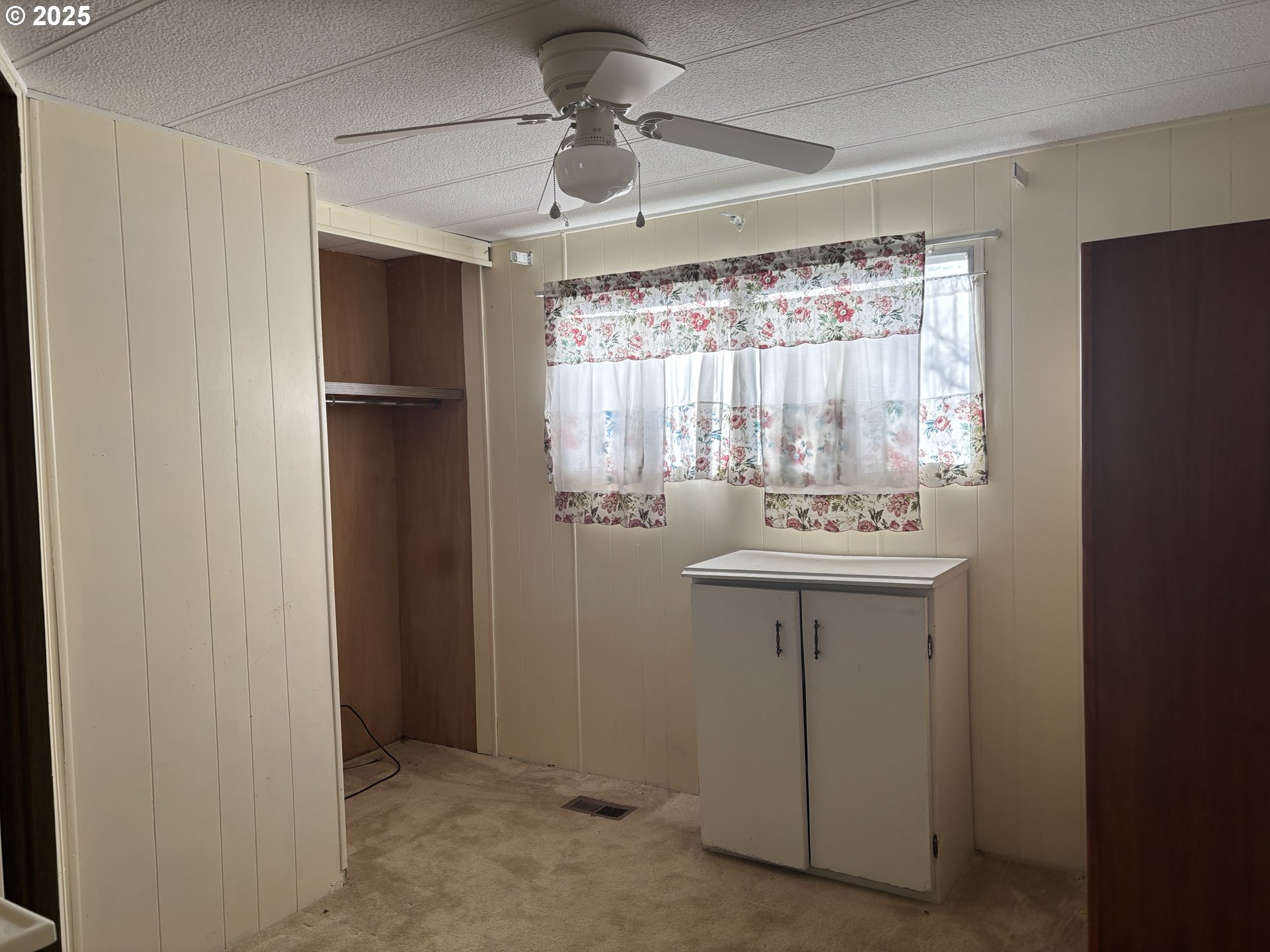 5643 Tumbleweed CIR NE