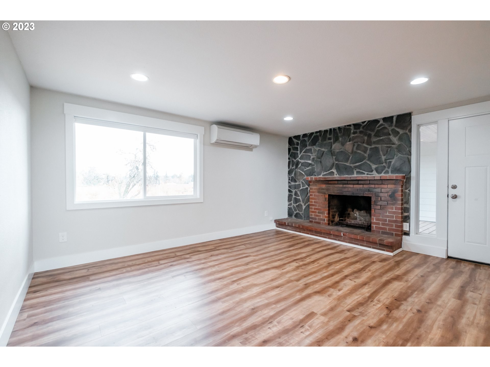 Mt Angel, Oregon 97362, United States, 4 Bedrooms Bedrooms, ,3 BathroomsBathrooms,Residential,Active,100087