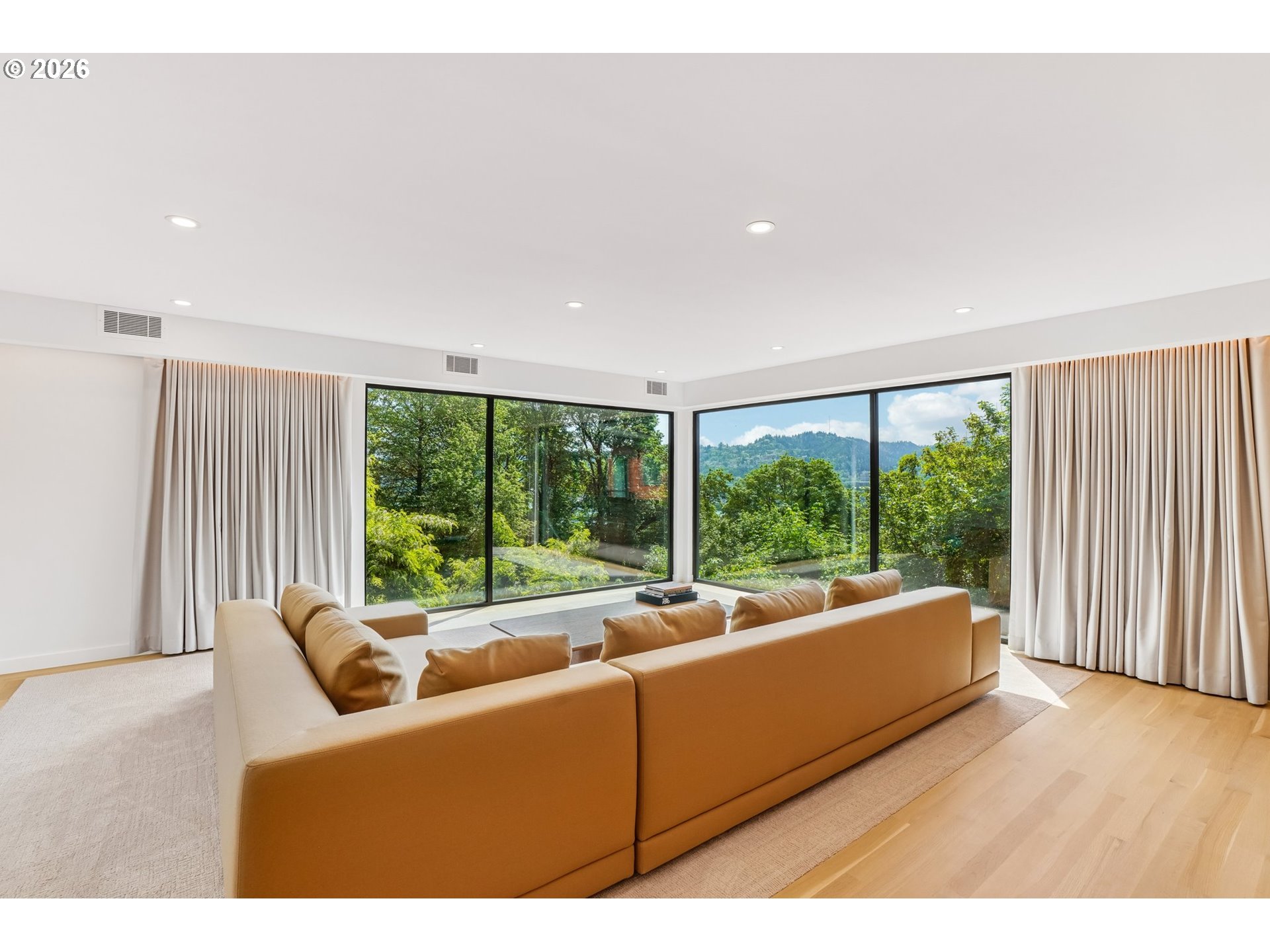 3905 N OVERLOOK TER