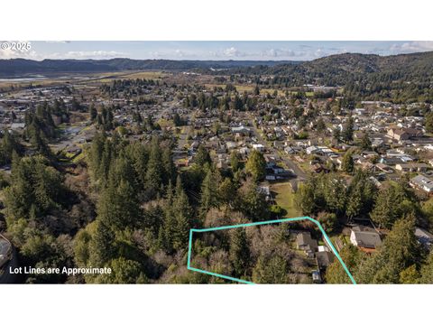 A home in Coquille