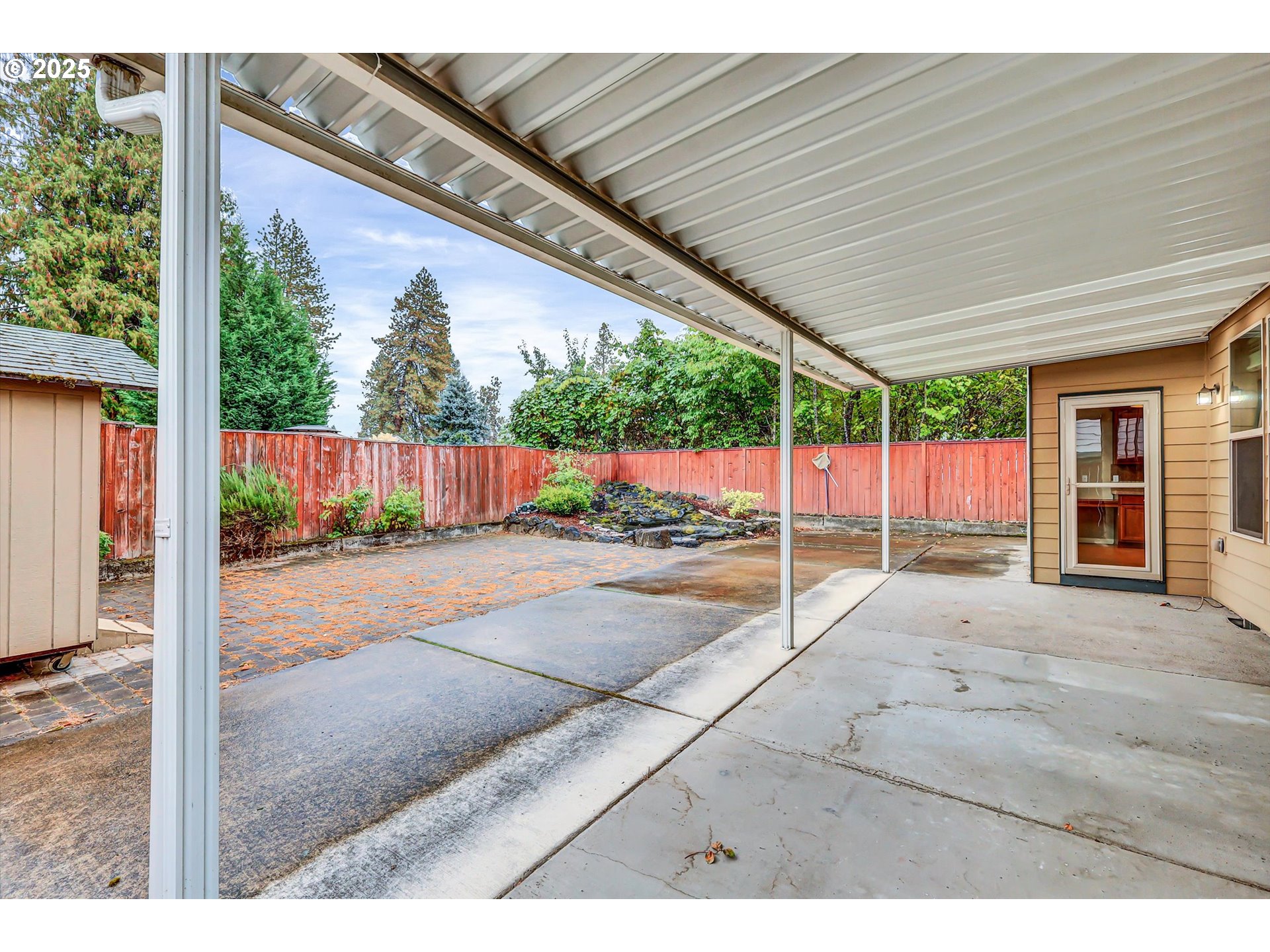 1892 SW WILLOWVIEW TER