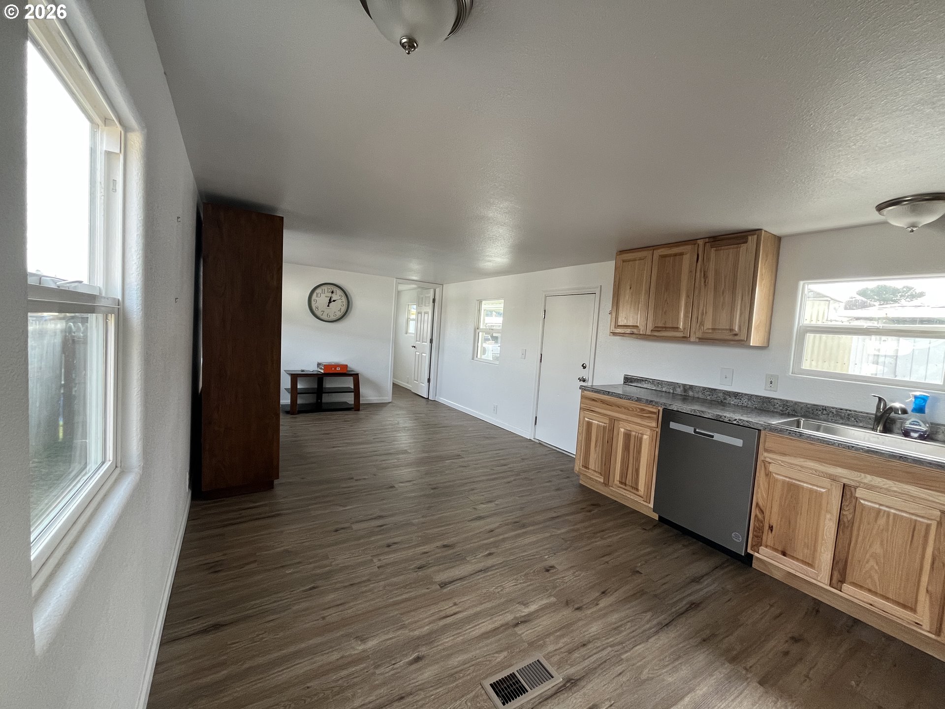 1413 HAWTHORNE AVE 20