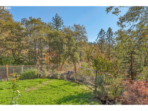 A home in Rogue River