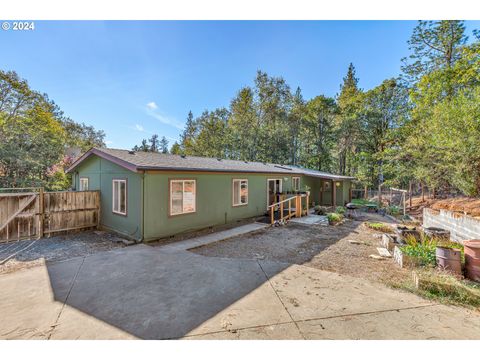 A home in Rogue River