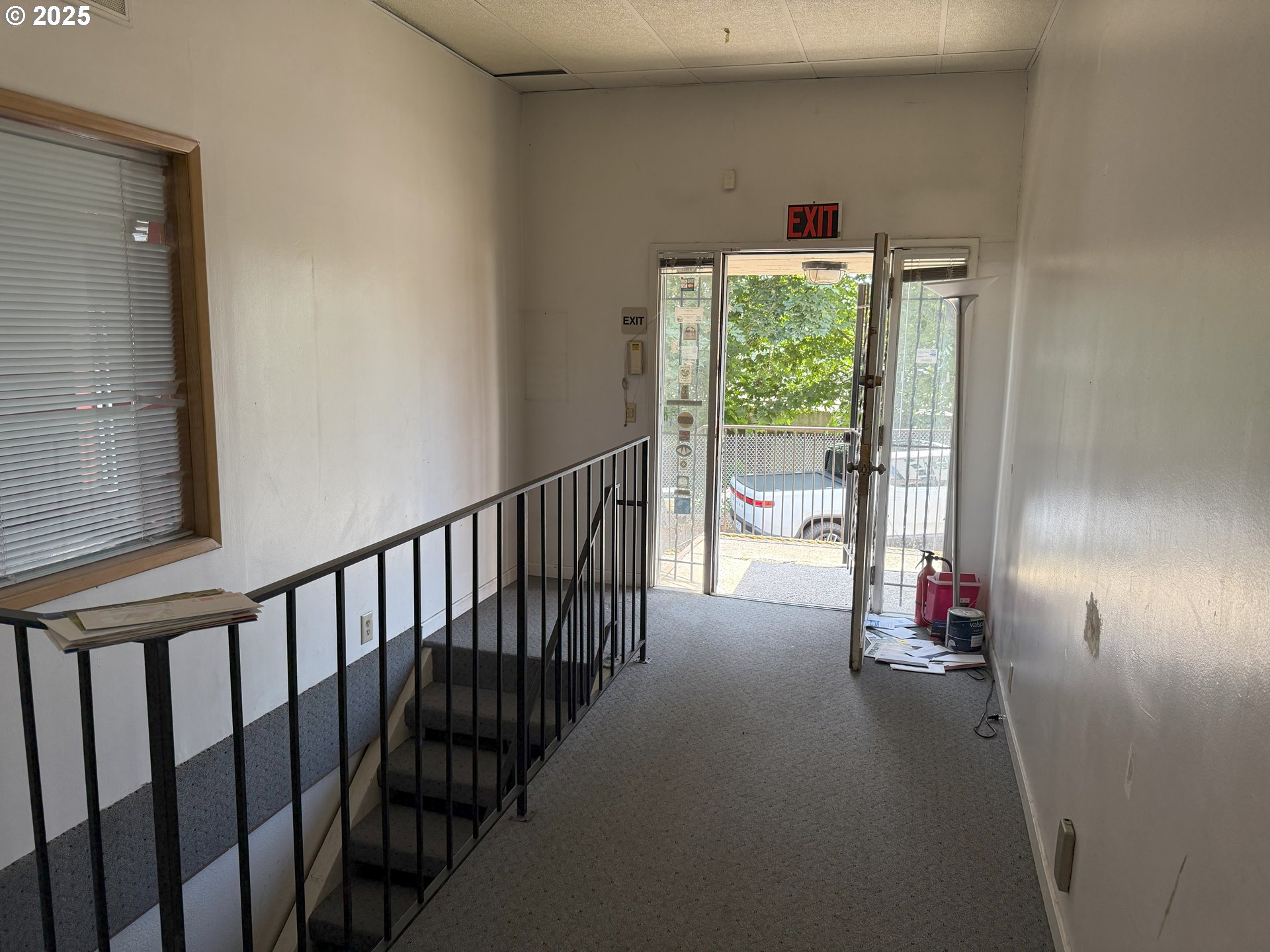 1920 N VANCOUVER AVE