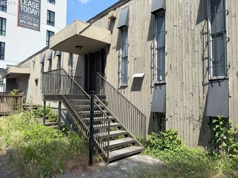 1920 N VANCOUVER AVE Portland OR 97227