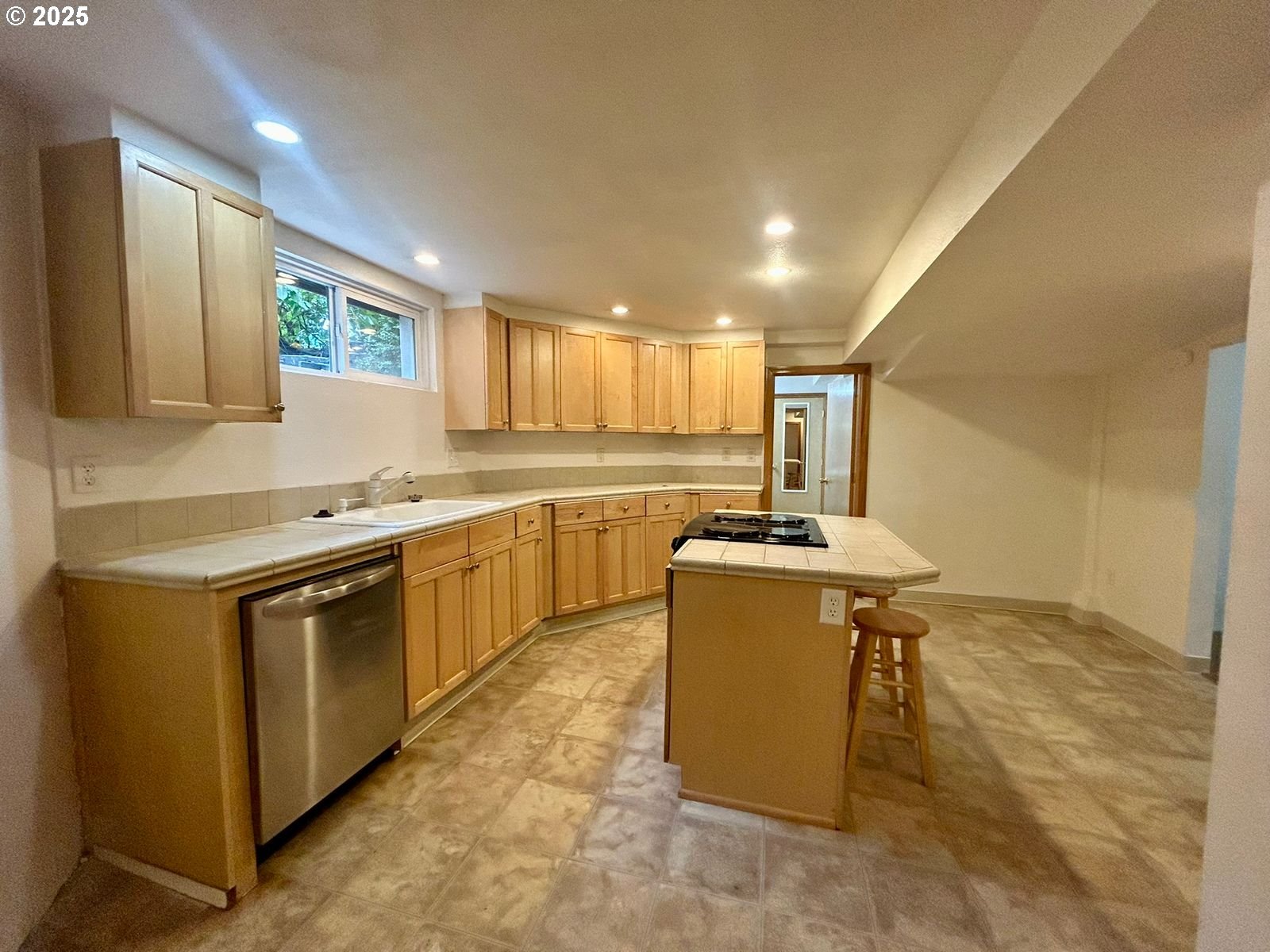 2511 2515 NE 57th AVE