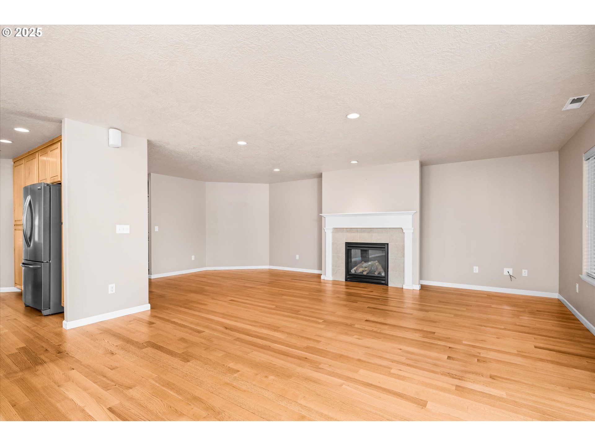 Junction City, Oregon 97448, United States, 3 Bedrooms Bedrooms, ,2 BathroomsBathrooms,Residential,Active,233169