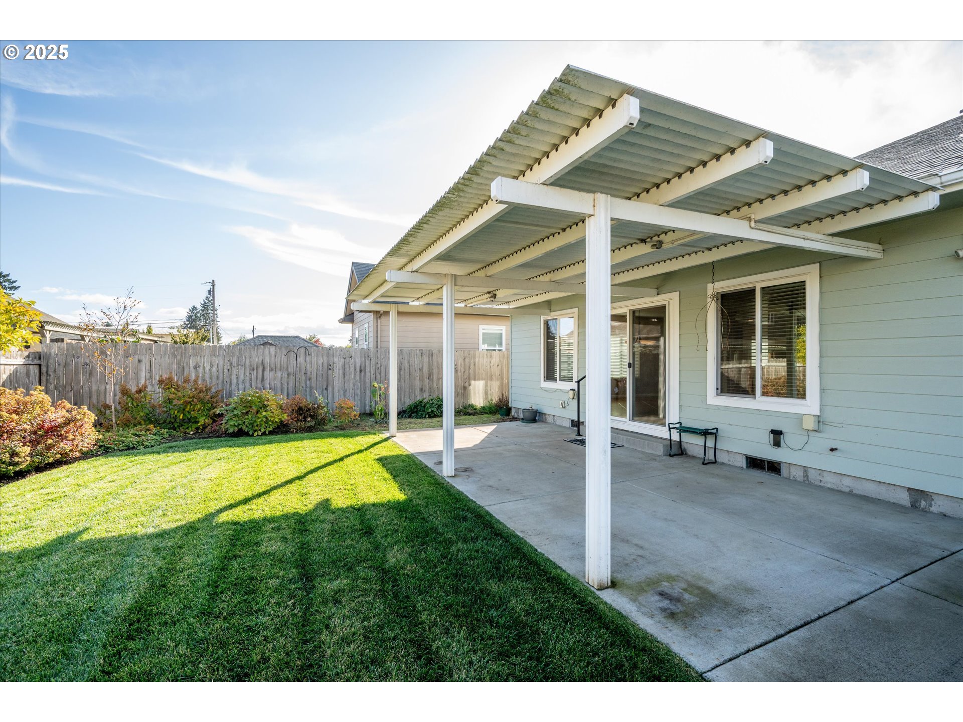 Junction City, Oregon 97448, United States, 3 Bedrooms Bedrooms, ,2 BathroomsBathrooms,Residential,Active,233169