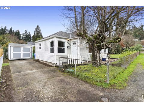 8925 NE FREMONT ST Portland OR 97220