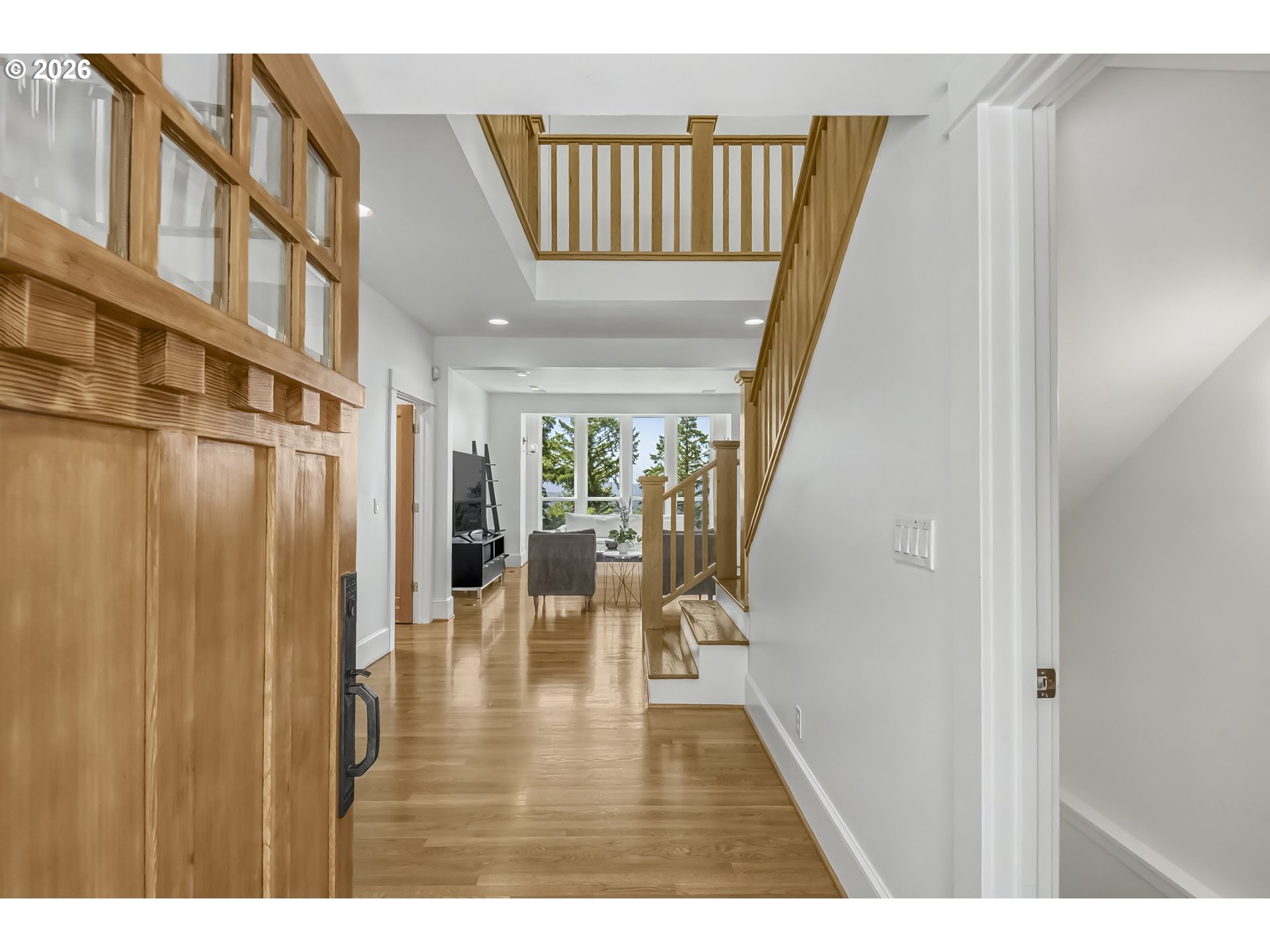 483 NW SKYLINE CREST RD