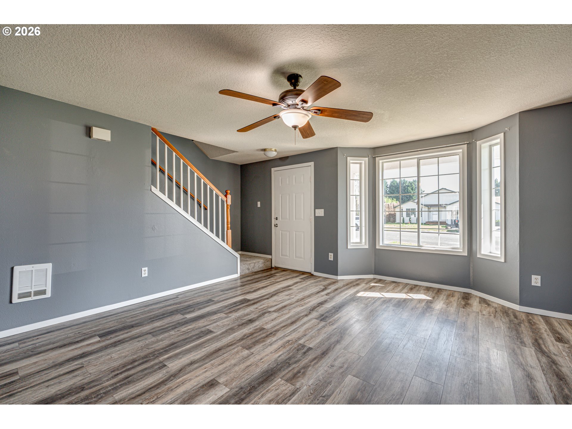 1945 BLACKTAIL LN