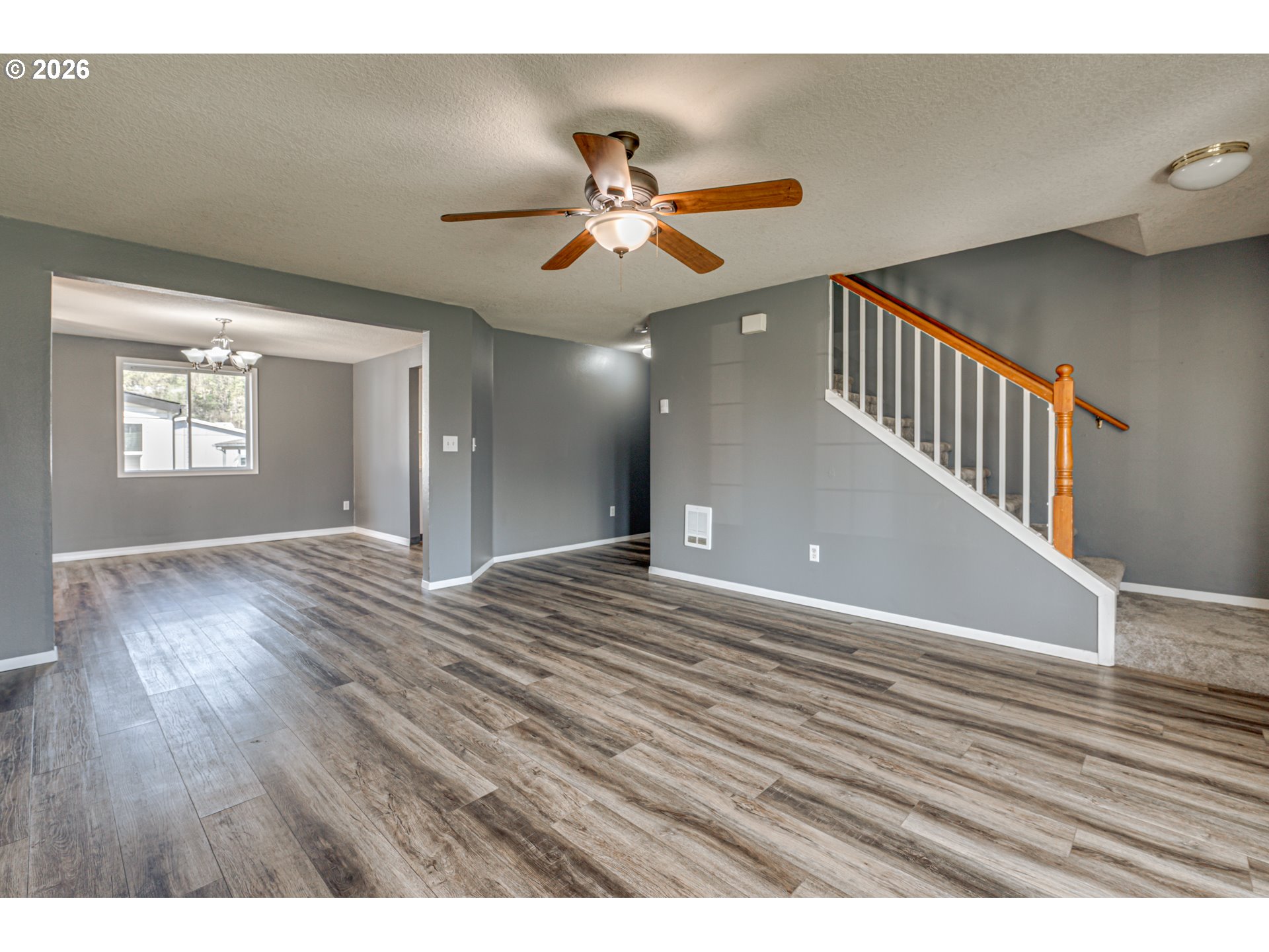 1945 BLACKTAIL LN