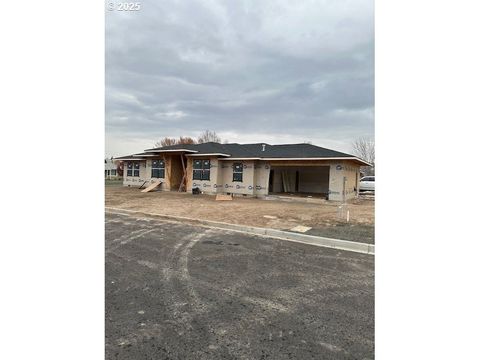 904 SW 43rd ST Pendleton OR 97801