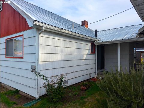 Tiny photo for 47564 School St, Oakridge, OR 97463 (MLS # 670702740)