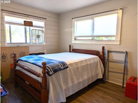 Tiny photo for 47564 School St, Oakridge, OR 97463 (MLS # 670702740)