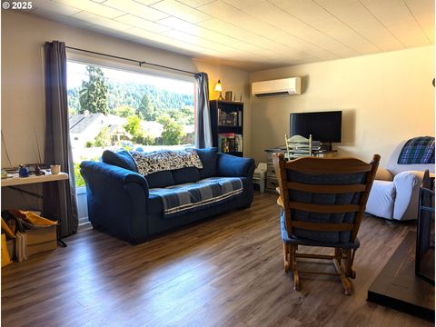 Tiny photo for 47564 School St, Oakridge, OR 97463 (MLS # 670702740)