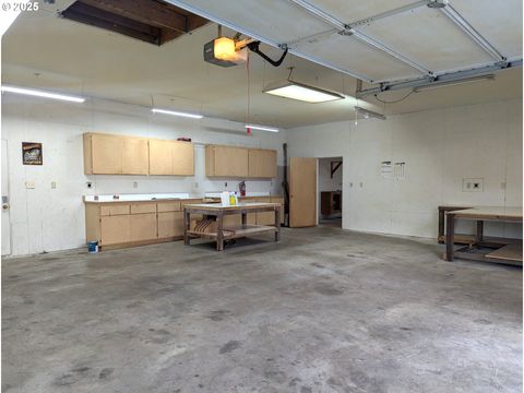 Tiny photo for 47564 School St, Oakridge, OR 97463 (MLS # 670702740)