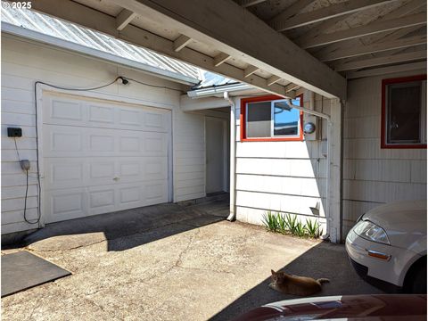 Tiny photo for 47564 School St, Oakridge, OR 97463 (MLS # 670702740)