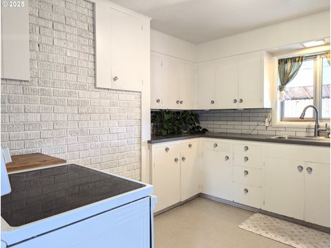 Tiny photo for 47564 School St, Oakridge, OR 97463 (MLS # 670702740)