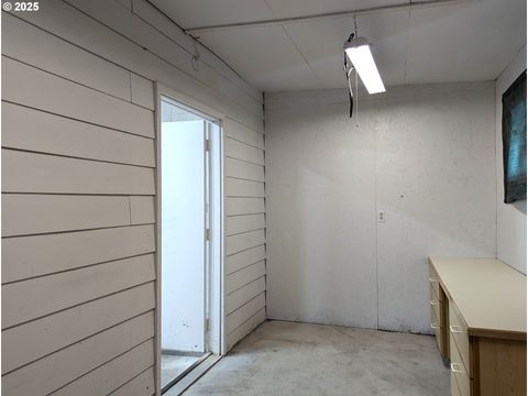 Tiny photo for 47564 School St, Oakridge, OR 97463 (MLS # 670702740)