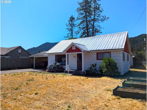 Tiny photo for 47564 School St, Oakridge, OR 97463 (MLS # 670702740)