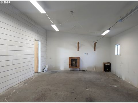 Tiny photo for 47564 School St, Oakridge, OR 97463 (MLS # 670702740)