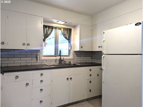 Tiny photo for 47564 School St, Oakridge, OR 97463 (MLS # 670702740)