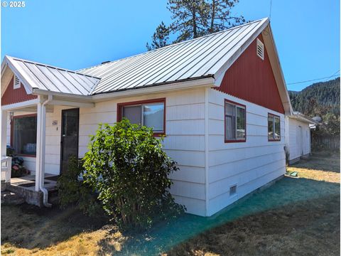 Tiny photo for 47564 School St, Oakridge, OR 97463 (MLS # 670702740)