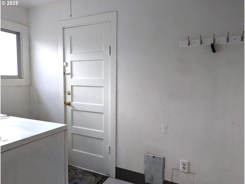 Tiny photo for 47564 School St, Oakridge, OR 97463 (MLS # 670702740)