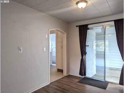 Tiny photo for 47564 School St, Oakridge, OR 97463 (MLS # 670702740)