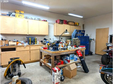 Tiny photo for 47564 School St, Oakridge, OR 97463 (MLS # 670702740)